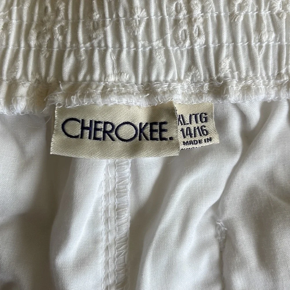 𝅺CHEROKEE Girls XL 14-16 white eyelet shorts